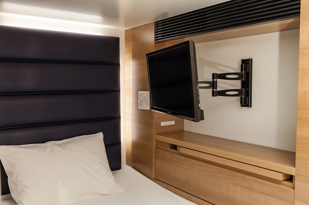 Y'S Cabin Yokohama Kannai Экстерьер фото
