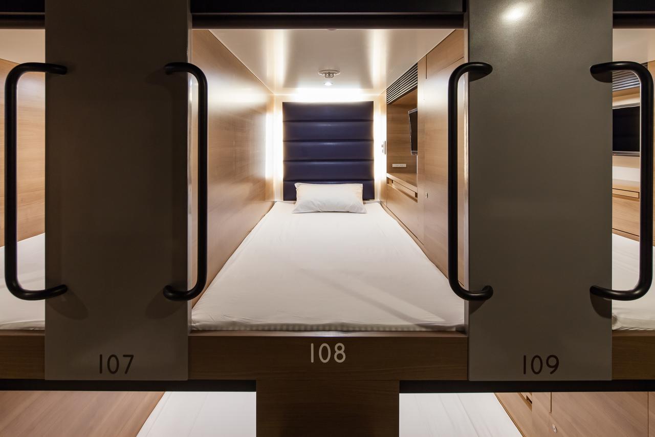 Y'S Cabin Yokohama Kannai Экстерьер фото