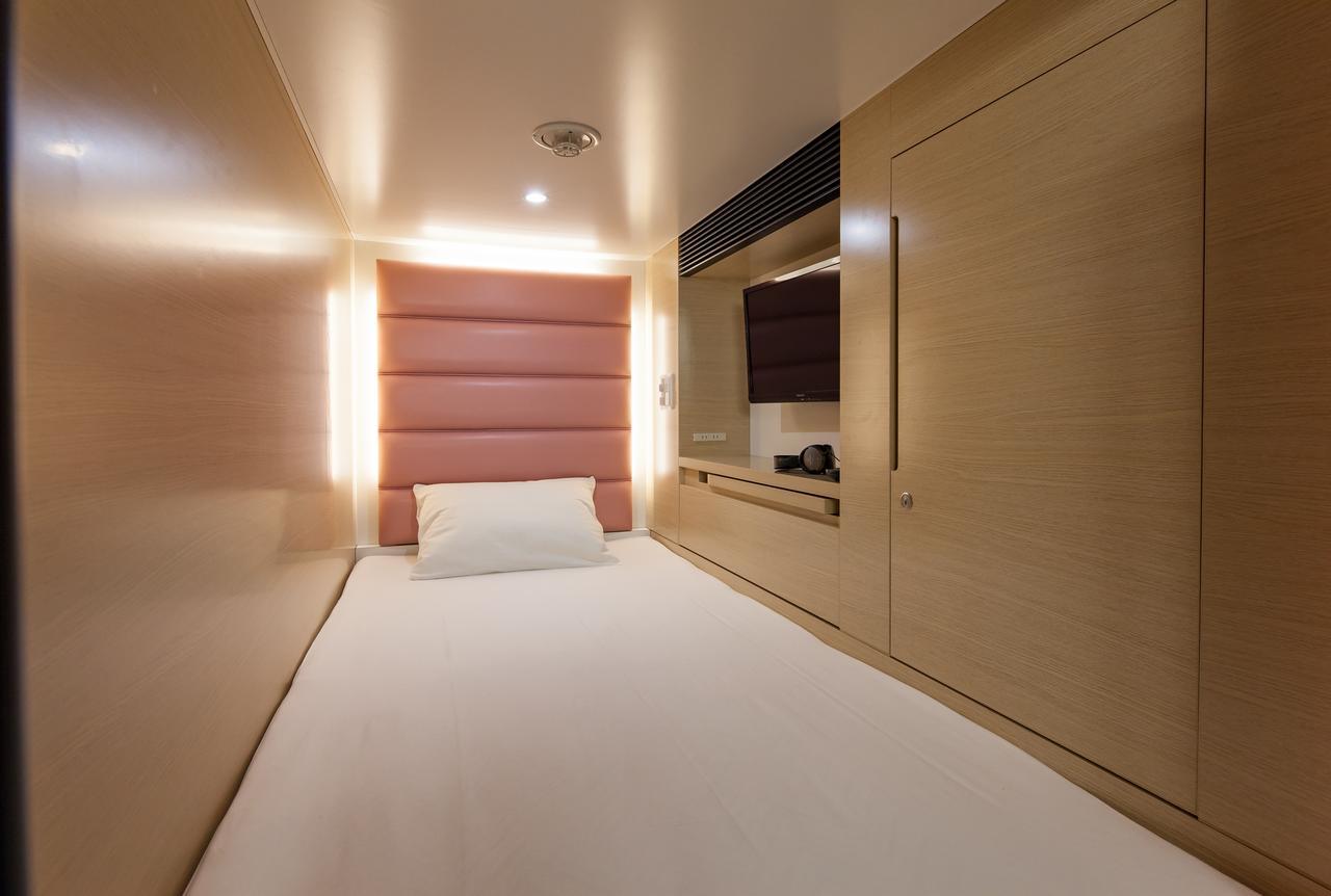 Y'S Cabin Yokohama Kannai Экстерьер фото